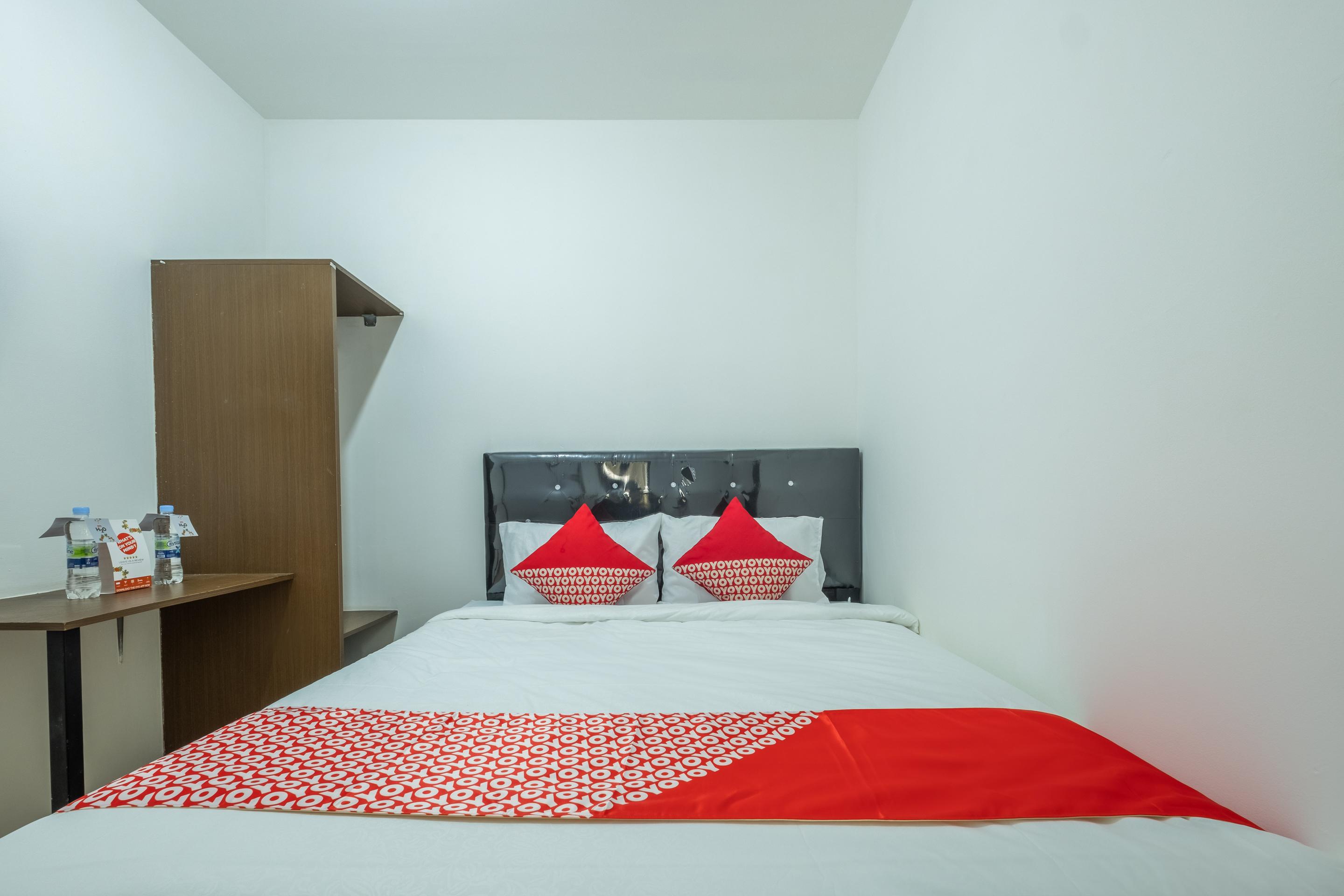 Oyo 1460 Anyelir Residence Cirebon Exterior foto